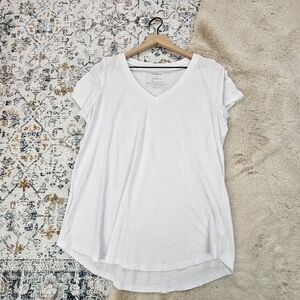 Torrid Classic Fit White V Neck Short Sleeve Tee Top Women Plus Size 0